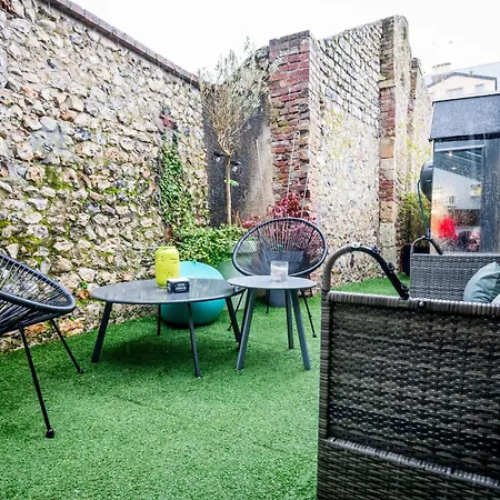 Holiday home Maison Leonard *