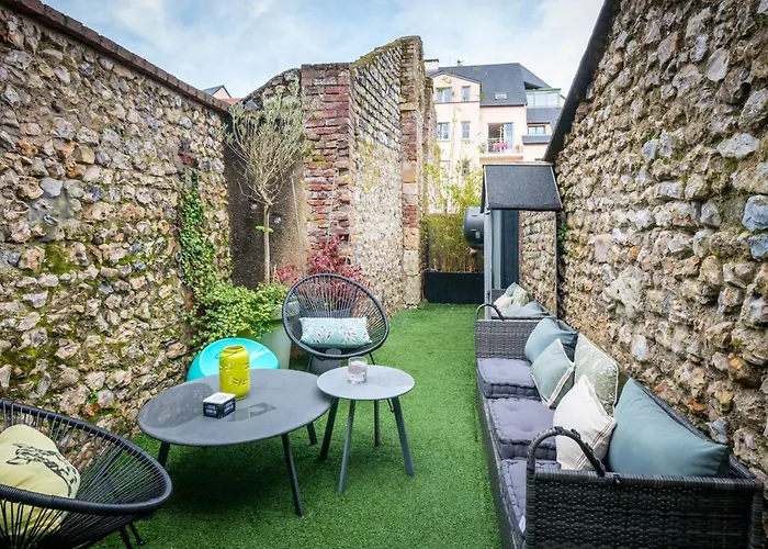 Holiday home Maison Leonard *